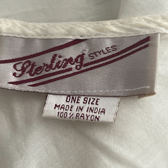 White Fitted Sleeveless Camisole Chemise - Picture 2 of 4